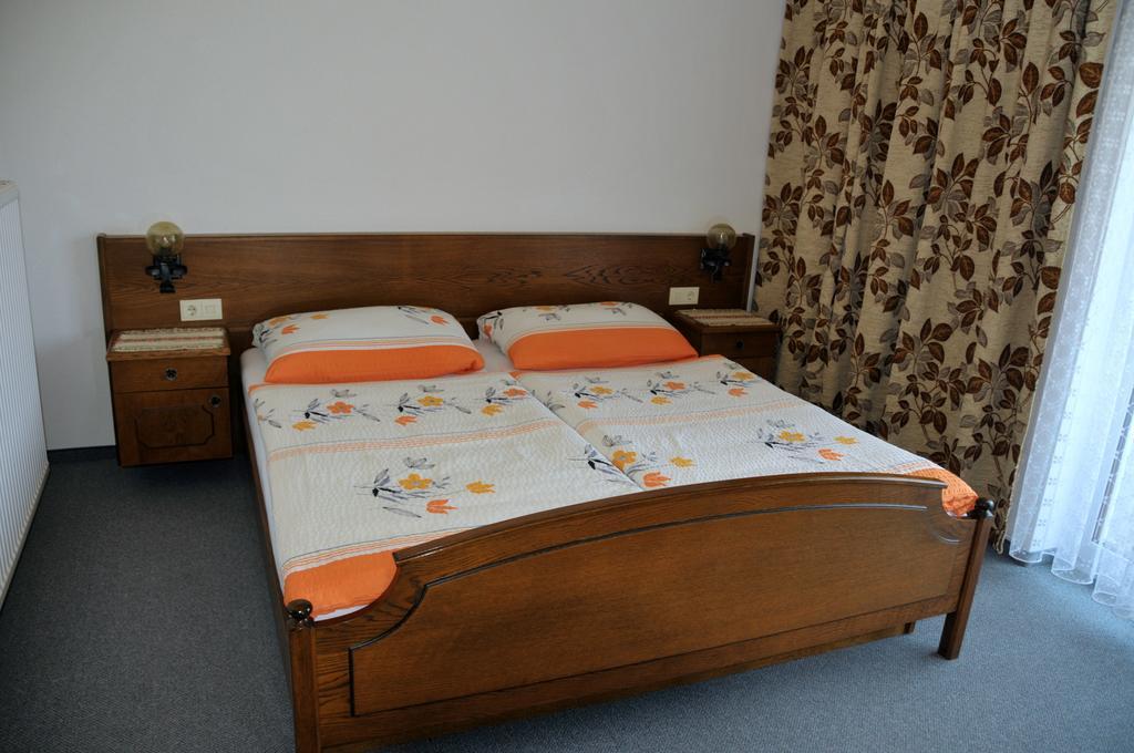 Pension Miklautz Sankt Kanzian am Klopeiner See Oda fotoğraf